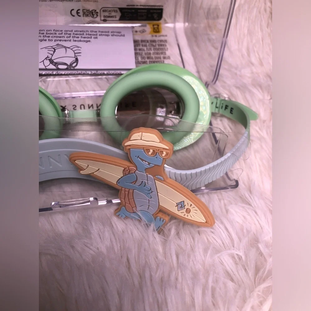 Rip Curl NWT Mint Green Kids Swim Goggles with Turtle Surfing Charm